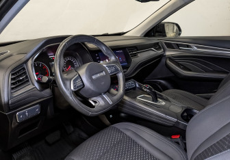Подержанный автомобиль Haval F7 2021 года (16 фото)