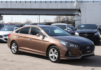 Подержанный автомобиль Hyundai Sonata 2017 года (3 фото)