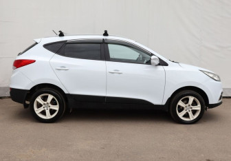 Подержанный автомобиль Hyundai ix35 2010 года (7 фото)