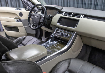 Подержанный автомобиль Land Rover Range Rover Sport 2017 года (21 фото)
