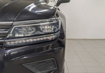Подержанный автомобиль Volkswagen Tiguan 2018 года (17 фото)
