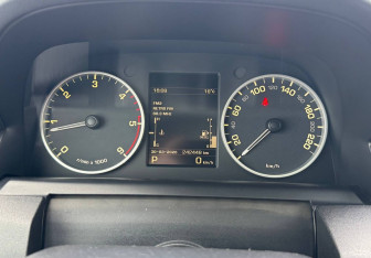 Подержанный автомобиль Land Rover Discovery 2011 года (14 фото)