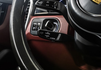 Подержанный автомобиль Porsche Cayenne 2018 года (35 фото)