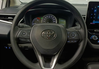 Подержанный автомобиль Toyota Corolla Hatchback 2023 года (12 фото)