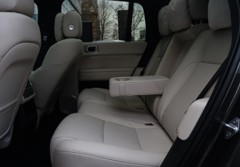 Подержанный автомобиль LiXiang L6 2024 года (11 фото)