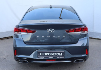 Подержанный автомобиль Hyundai Sonata 2017 года (5 фото)