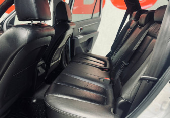 Подержанный автомобиль Hyundai Santa Fe 2010 года (9 фото)