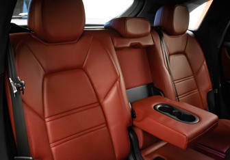 Подержанный автомобиль Porsche Cayenne 2021 года (30 фото)