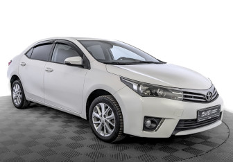 Подержанный автомобиль Toyota Corolla Sedan 2015 года (3 фото)