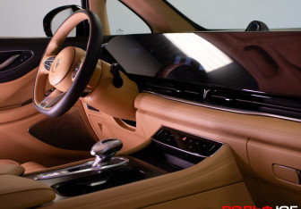 Подержанный автомобиль Voyah Dream 2023 года (23 фото)