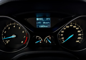 Подержанный автомобиль Ford Focus Hatchback 2012 года (13 фото)