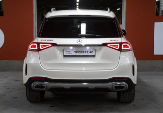 Подержанный автомобиль Mercedes-Benz GLE 2019 года (6 фото)