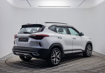 Подержанный автомобиль Kia Seltos 2022 года (5 фото)