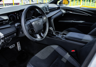 Подержанный автомобиль Toyota Camry Sedan 2025 года (14 фото)