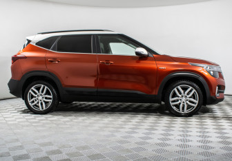 Подержанный автомобиль Kia Seltos 2020 года (4 фото)