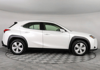 Подержанный автомобиль Lexus UX 2021 года (4 фото)