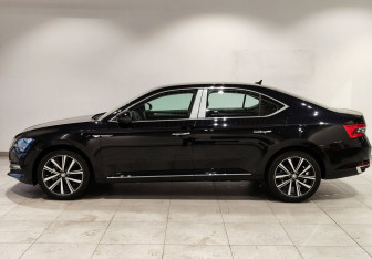 Новый Skoda Superb Liftback 2025 (8 фото)