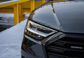 Подержанный автомобиль Audi A8 2019 года (16 фото)