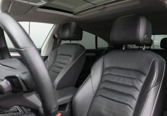 Подержанный автомобиль Volkswagen Arteon 2019 года (16 фото)