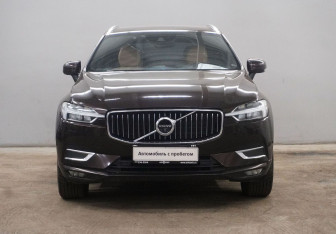 Подержанный автомобиль Volvo XC60 2019 года (2 фото)