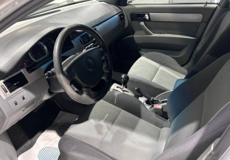 Подержанный автомобиль Chevrolet Lacetti Sedan 2008 года (7 фото)