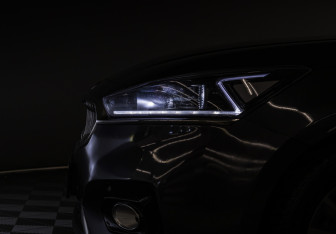 Подержанный автомобиль Kia K7 2017 года (11 фото)