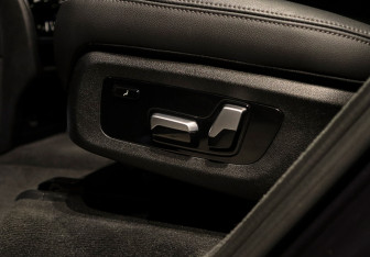 Подержанный автомобиль BMW X7 2020 года (12 фото)