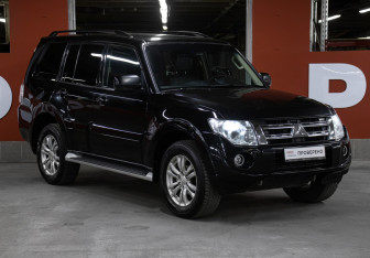 Подержанный автомобиль Mitsubishi Pajero 2014 года (2 фото)