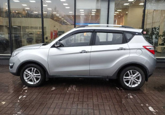 Подержанный автомобиль Changan CS35 2018 года (5 фото)