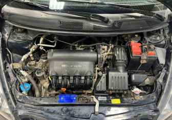 Подержанный автомобиль Honda Jazz 2008 года (19 фото)