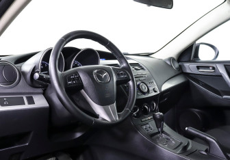 Подержанный автомобиль Mazda 3 Sedan 2012 года (11 фото)