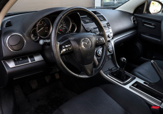 Подержанный автомобиль Mazda 6 Sedan 2010 года (11 фото)