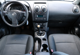 Подержанный автомобиль Nissan Qashqai 2013 года (13 фото)