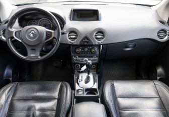 Подержанный автомобиль Renault Koleos 2013 года (14 фото)
