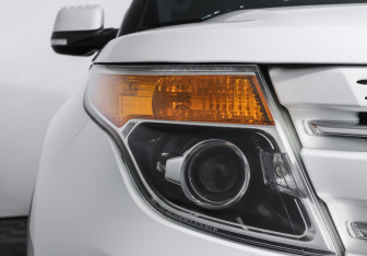 Подержанный автомобиль Ford Explorer 2013 года (25 фото)