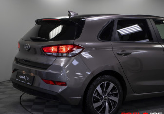 Подержанный автомобиль Hyundai i30 Hatchback 2022 года (23 фото)