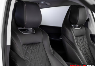 Подержанный автомобиль Changan UNI-K 2023 года (13 фото)