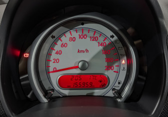 Подержанный автомобиль Suzuki Splash 2010 года (16 фото)