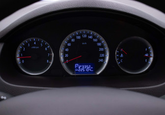 Подержанный автомобиль Hyundai Sonata 2008 года (12 фото)
