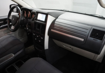 Подержанный автомобиль Dodge Caravan 2010 года (10 фото)