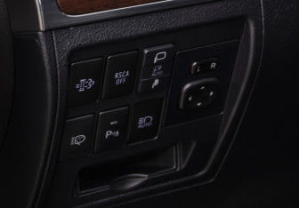 Подержанный автомобиль Toyota Land Cruiser Suv 2017 года (18 фото)