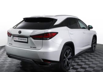 Подержанный автомобиль Lexus RX 2020 года (5 фото)