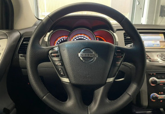 Подержанный автомобиль Nissan Murano Suv 2010 года (14 фото)