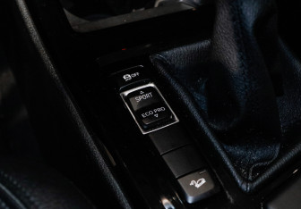 Подержанный автомобиль BMW X1 2016 года (16 фото)