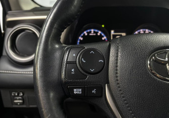 Подержанный автомобиль Toyota RAV4 2018 года (22 фото)