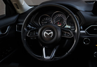 Подержанный автомобиль Mazda CX-5 2017 года (11 фото)