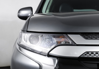 Подержанный автомобиль Mitsubishi Outlander 2019 года (23 фото)