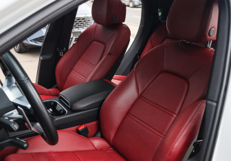 Подержанный автомобиль Porsche Cayenne 2020 года (19 фото)