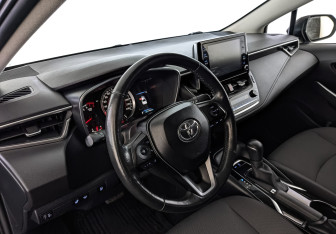 Подержанный автомобиль Toyota Corolla Sedan 2021 года (15 фото)