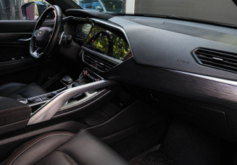 Подержанный автомобиль Geely Tugella 2023 года (7 фото)